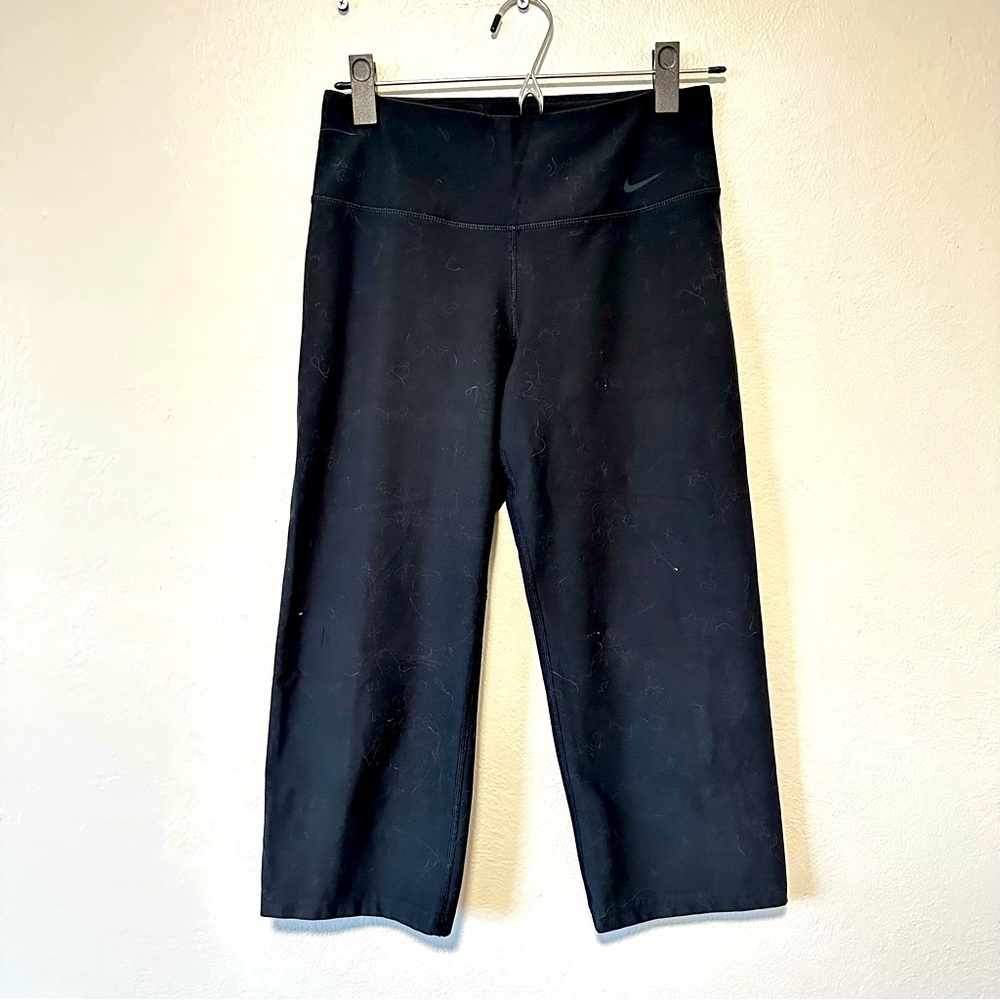 Nike workout leggings capris. Black size small